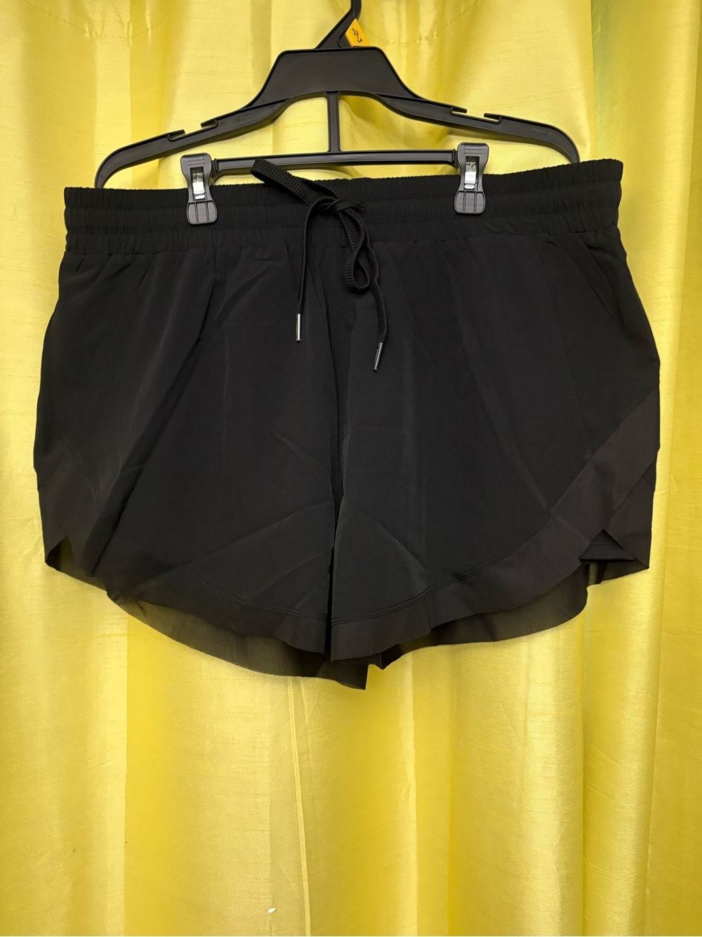 HALARA Black Women's Athletic Drawstring Shorts
